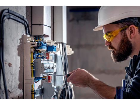 Curso de Segurança em Instalações e Serviços em Eletricidade na Cidade Jardim